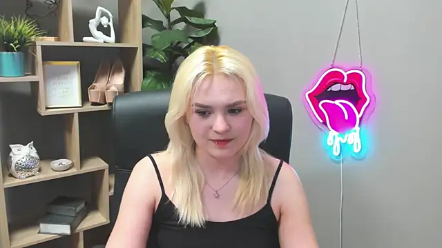 sweetlilyxo - SweetLilyxo's free webcam