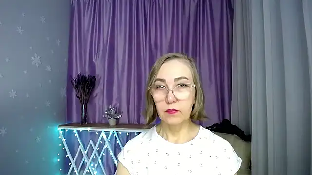 queen_a_n_i - Queen_a_n_i's free webcam