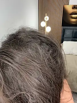 Webcam Model (BarbaraXoXoX) is live