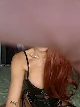 bellarose_xx (F milf) - making me wet dildo play