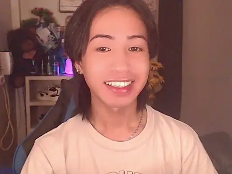 erin_23 (Ask my age) - lets make love, and have some fun <3