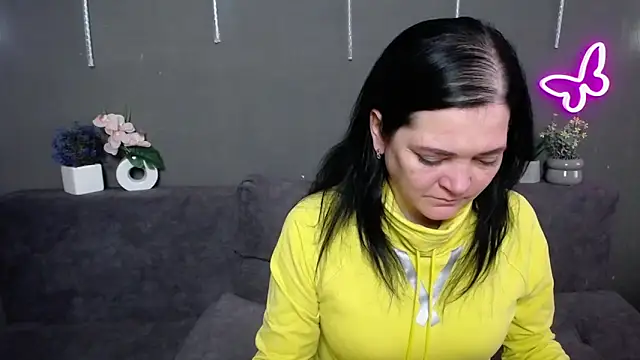 LauraFinn live sex cam