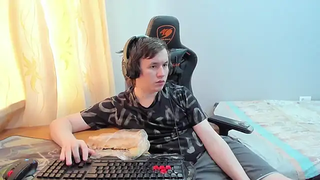 iliaskrislove live sex cam