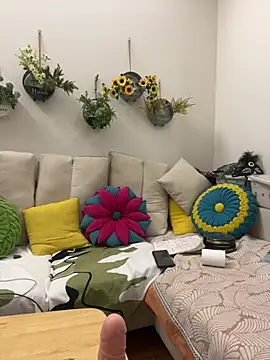 zhhmm - Zhhmm's free webcam - UK Sex Cams