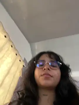 _vaiolet_owo live sex cam