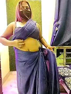 Webcam Model (LoveLy-Soneya) is live