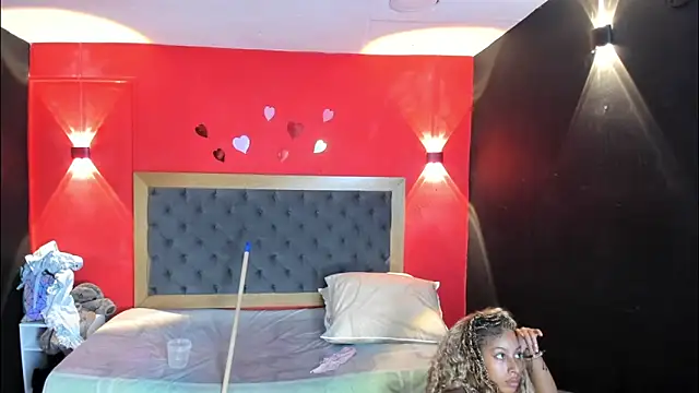 yayahilton (F young) - make my legs shake💖💖