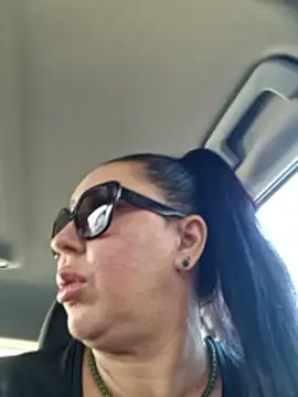 sexy-zoe (F milf) - It turns me on so much that I'm dripping