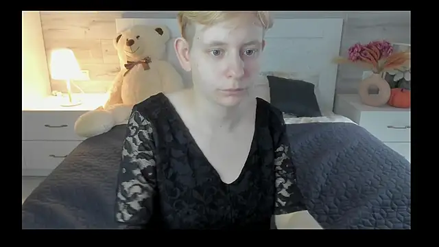 elorablu - EloraBlu's free webcam - UK Sex Cams