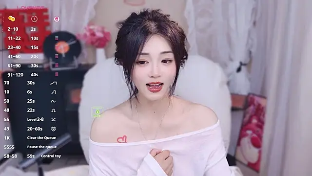 美女CeeKie在线直播