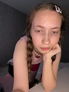 holy_poly - Holy_Poly's free webcam