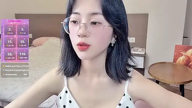 美女-ruoruo-在线直播