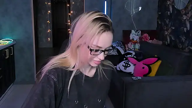 blckmirrorr - Blckmirrorr's free webcam