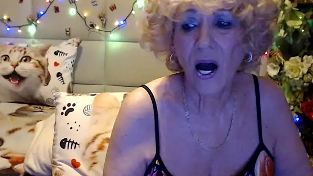 happywomanon - HappyWomanOn's free webcam