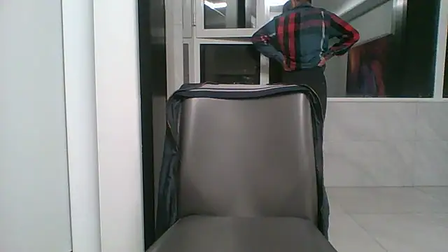 nole_china7 (Ask my age) - talk / fun / cum