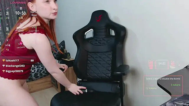 _whiteprincess (F young) - rider on a big dildo