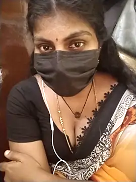 Webcam Model (Nithiila)  is live.Free join now!