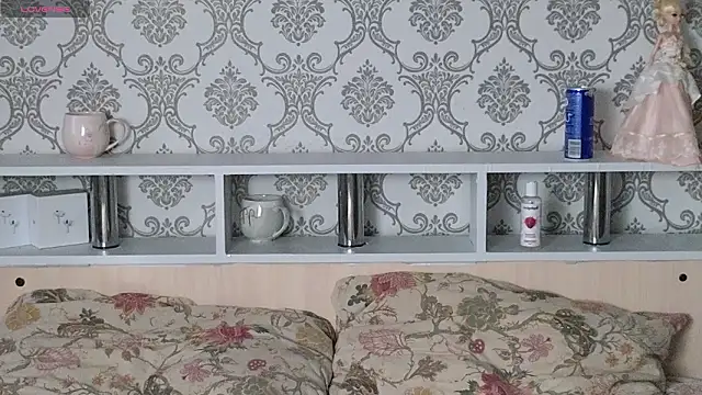 betty_blamee - Betty_Blamee's free webcam - UK Sex Cams