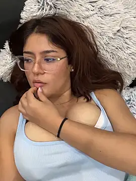 Webcam Model (Juliana_News)  is live.Free join now!