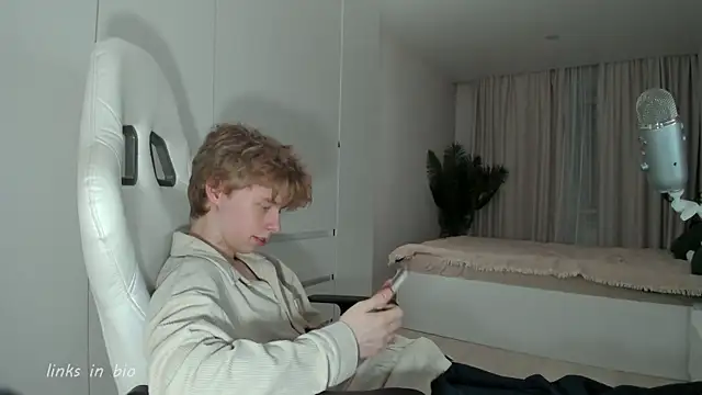 wawesuc (M twink) - cum