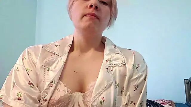 LunariaNicole webcam