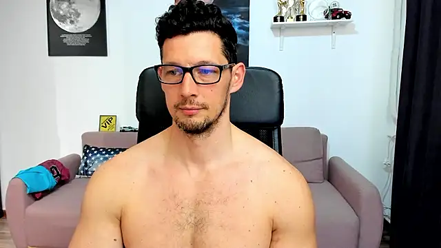 brutusk08 (Ask my age) - Masturbate in public chat