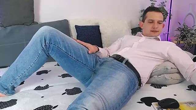 jimmy_doss (M young) - Hello ​guys! ​My ​balls ​so ​full! ​Cum!