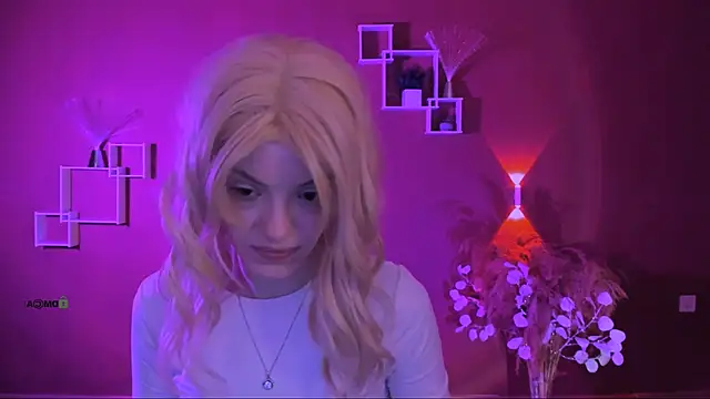 mia_starrr_ - Mia_starrr_'s free webcam - UK Sex Cams