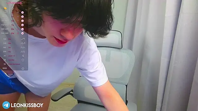 leonboykisser (M twink) - bj dildo