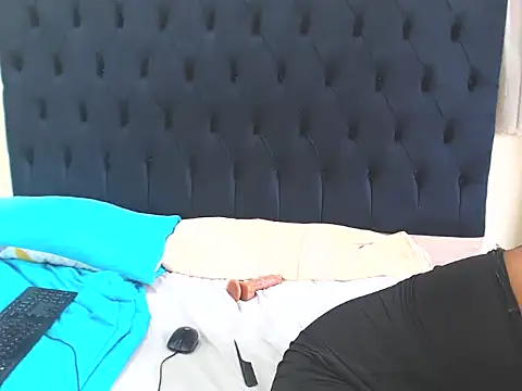 Dark_Slim_Thick webcam