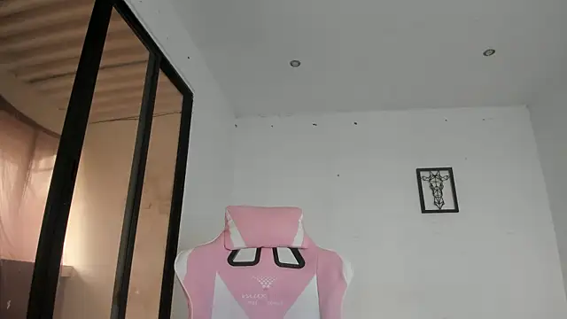 julinee_smithh - Julinee_smithh's free webcam - UK Sex Cams