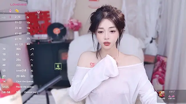 ceekie (F young) - 脱上衣乳夹小粉控制五分钟爆汁