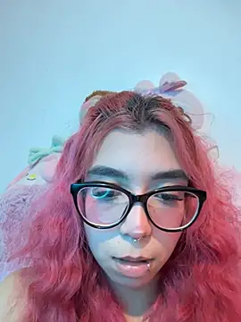 Webcam Model (Valen-Foxx1)  is live.Free join now!