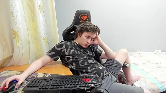 iliaskrislove - Iliaskrislove's free webcam - UK Sex Cams