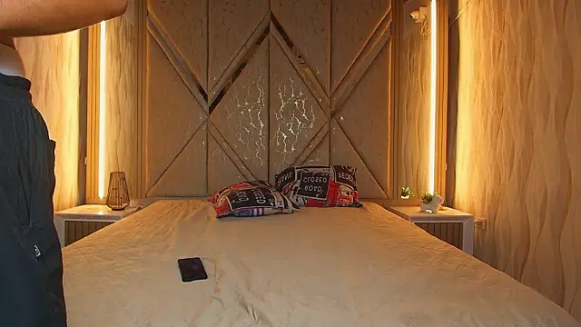 Hotcouple_222's room