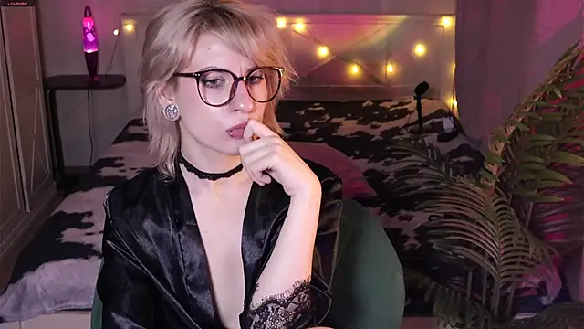 _moonlight_t - _Moonlight_t's free webcam - UK Sex Cams