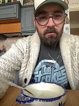 straight2fucked - Straight2fucked's free webcam - UK Sex Cams