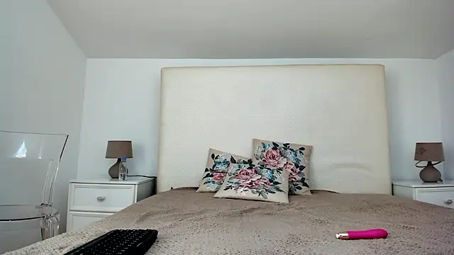 Live solo webcam of jessica_skyy