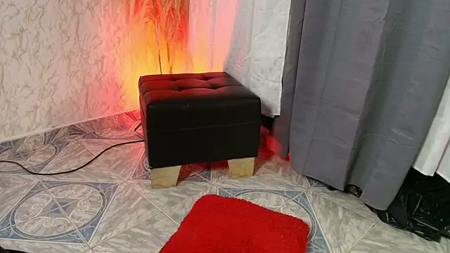 striptease nude Sara Lux1