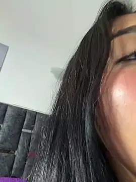 Webcam Model (Natasharuso) is live