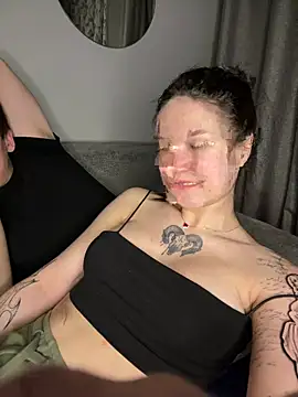 horny_milkis (G young) - blowjob in a residential building