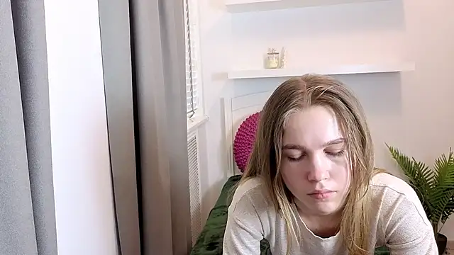 just_l0ve_me - Just_L0VE_me's free webcam