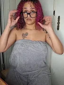 Webcam Model (VelvetVixen_735)  is live.Free join now!