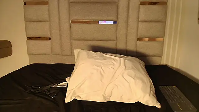 heidygonzaless - Heidygonzaless's free webcam