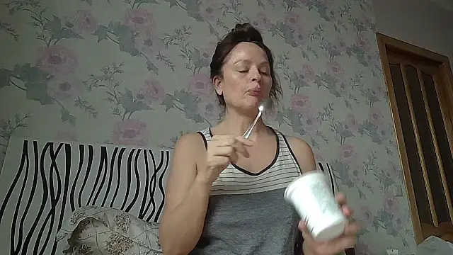 lindastars - LindaStarS's free webcam