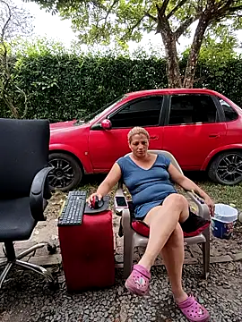 hotandfierylatin... Live Webcam on Stripchat