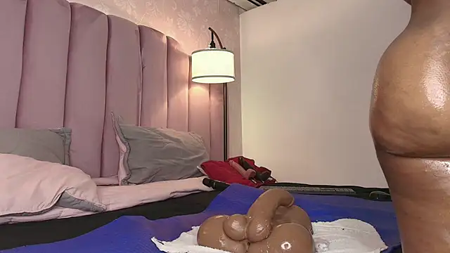 HallyBans live cam profile