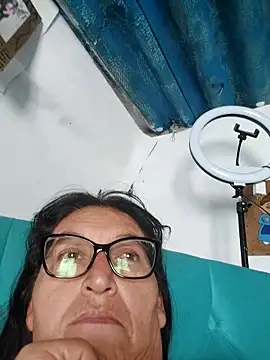 clarita_01 - Clarita_01's free webcam - UK Sex Cams