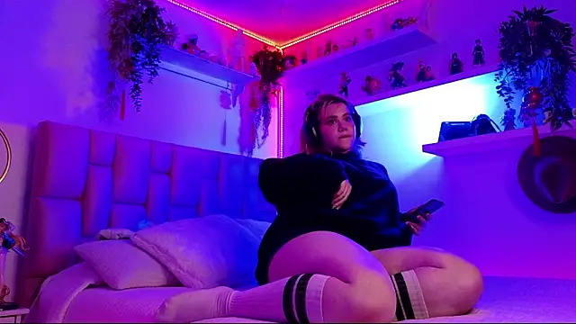 Live solo webcam of albaismynameX