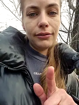 keli_jessi (F young) - Squirt in public park 🤭